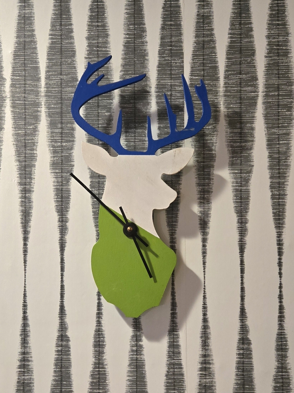 Rustic Wooden Deer Wall Clock | Buck Head Hunting Cabin Lodge Decor Blue Green